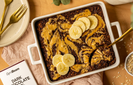 Przepis fitness: Pieczona owsianka a’la brownie z masłem orzechowym