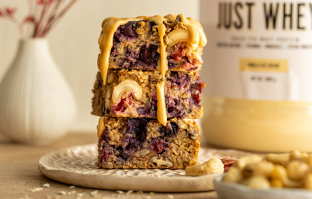 Przepis fitness: Batoniki owsiane z borówkami