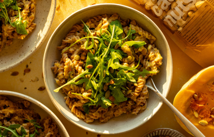 Przepis fitness: makaron z wegańskim sosem dyniowym