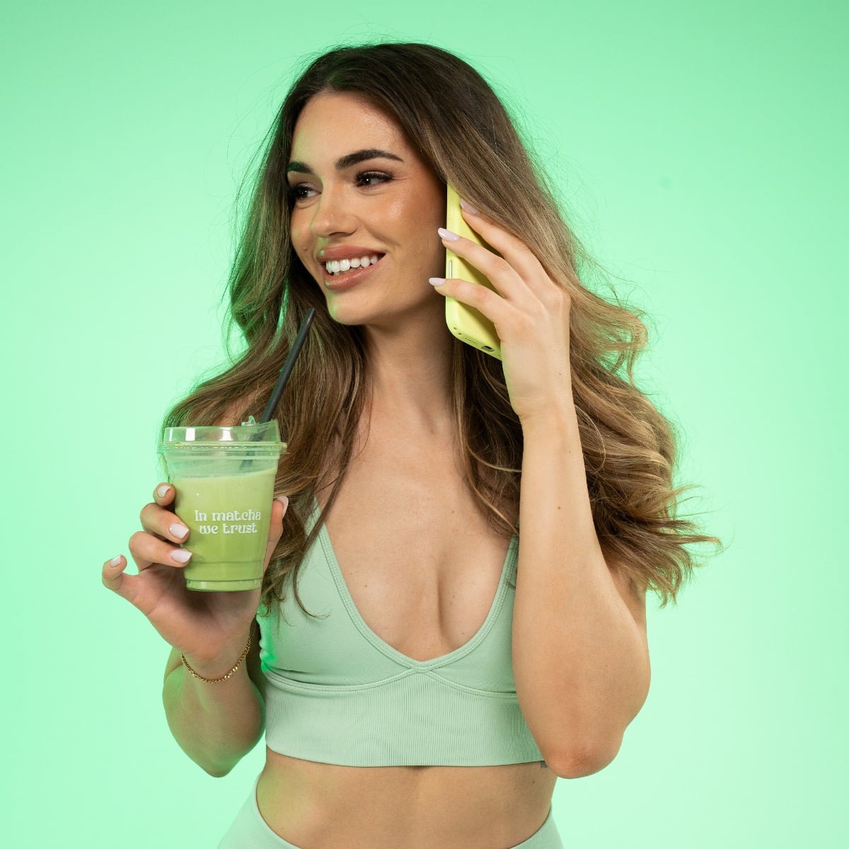 GymBeam Luma Sports Bra Pistachio - Rozmiar: M | Kolor: Zielony | Waga: 0,092 g | Opakowanie: 130 · záber 10