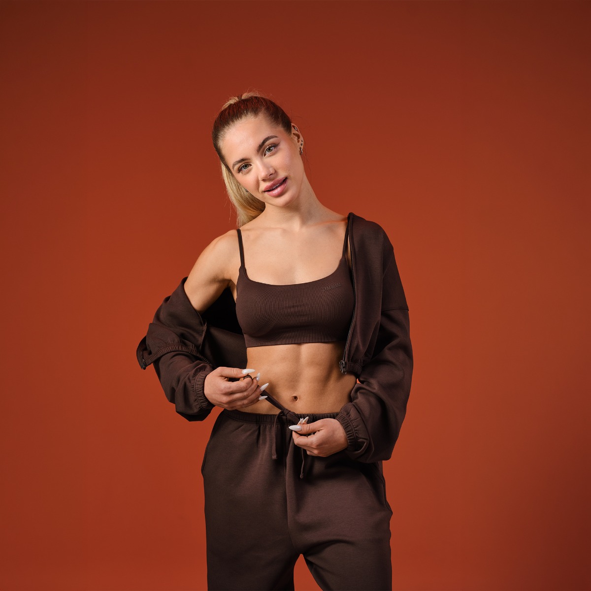 GymBeam NEO Seamless Sports Bra Mocha - Rozmiar: XS | Kolor: Brązowy | Waga: 0,091 g | Opakowanie: 123 · záber 8