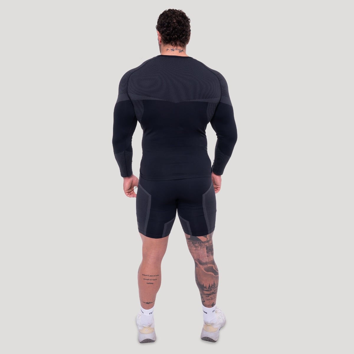 GymBeam OG1 Seamless Longsleeve Black/Grey - Rozmiar: XXL | Kolor: Czarny | Waga: 0,355 g | Opakowanie: 60 · záber 7