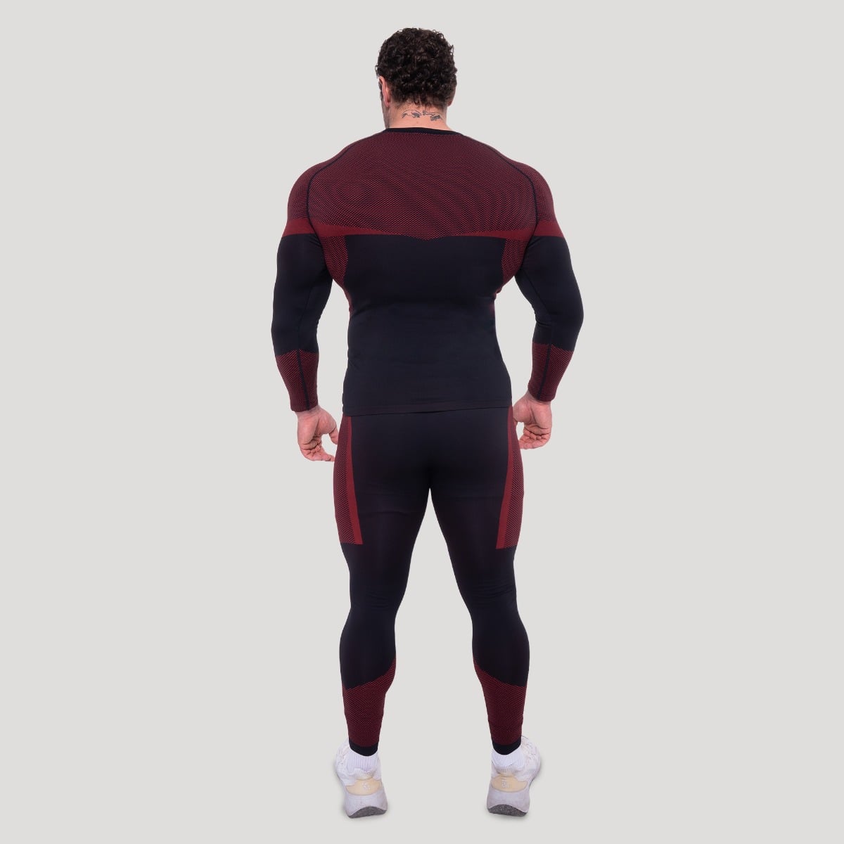 GymBeam OG1 Seamless Longsleeve Black/Red - Rozmiar: L | Kolor: Czarny | Waga: 0,3 g | Opakowanie: 70 · záber 6