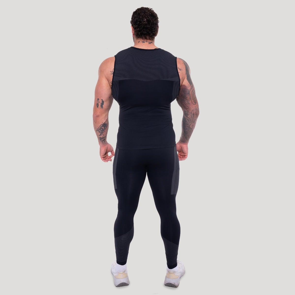 GymBeam OG1 Seamless Tanktop Black/Grey - Rozmiar: XXL | Kolor: Czarny | Waga: 0,2305 g | Opakowanie: 90 · záber 7