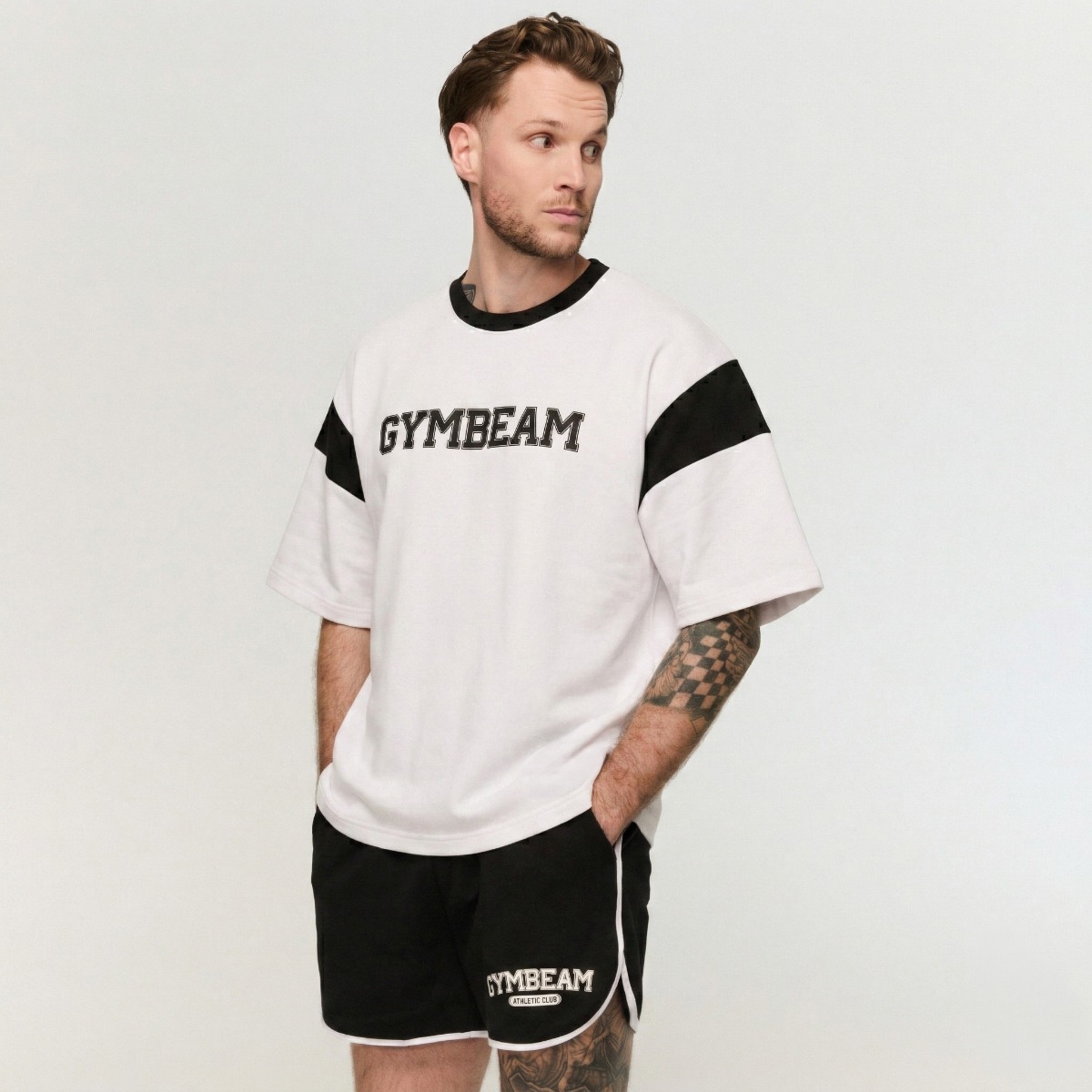 GymBeam Premium Heavyweight Varsity T-Shirt - Rozmiar: S | Kolor: Biały | Waga: 0,5912 g | Opakowanie: 23 · záber 6