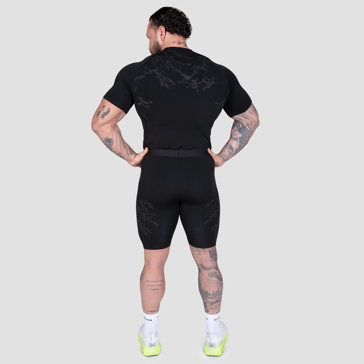 GymBeam Static Seamless T-shirt Black - Rozmiar: M | Kolor: Czarny | Waga: 0,19299 g | Opakowanie: 73 · záber 6