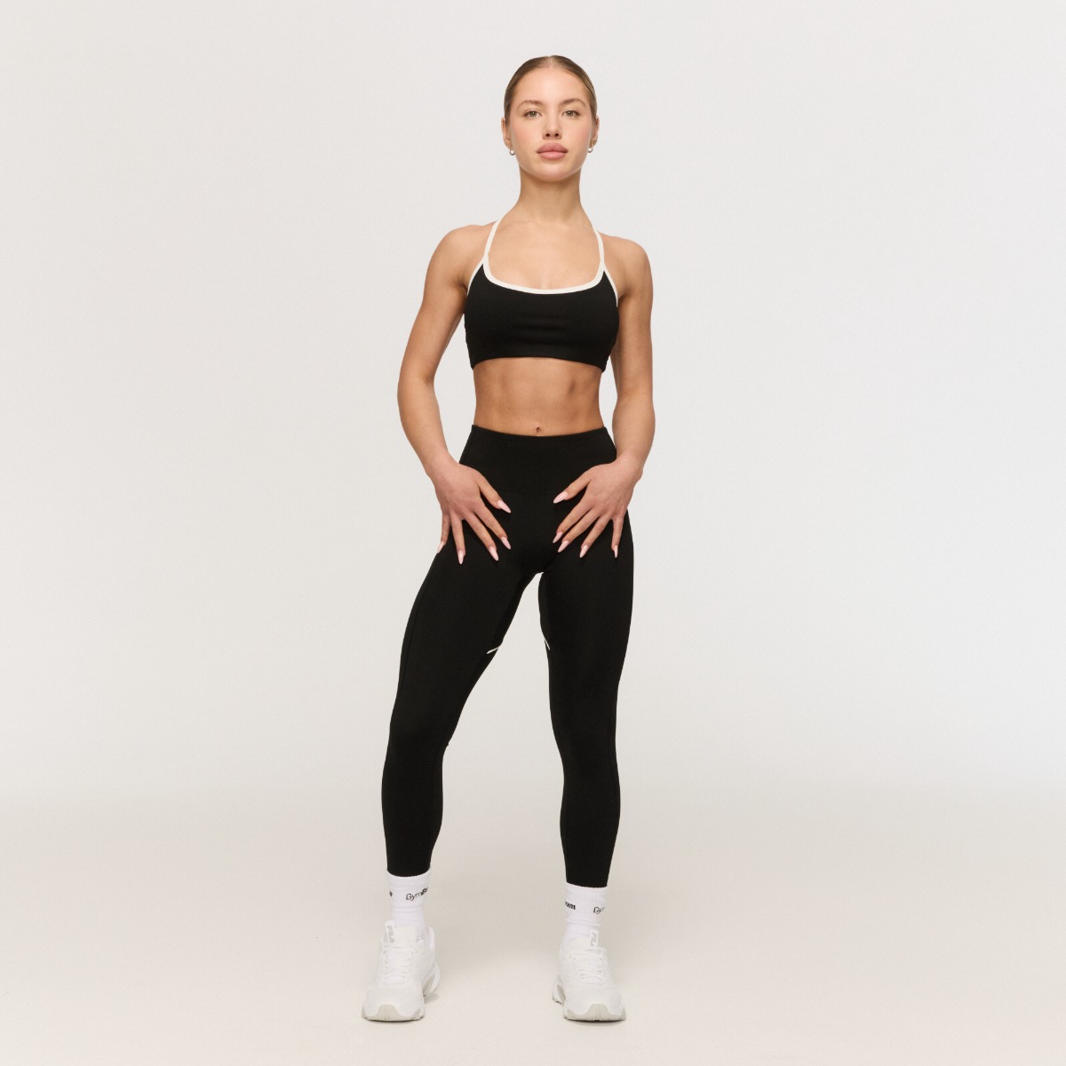 GymBeam Varsity Sports Bra Black - Rozmiar: L | Kolor: Czarny | Waga: 0,1 g | Opakowanie: 120 · záber 6