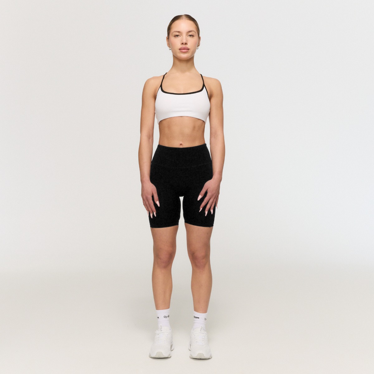 GymBeam Varsity Sports Bra White - Rozmiar: XS | Kolor: Biały | Waga: 0,076 g | Opakowanie: 130 · záber 6