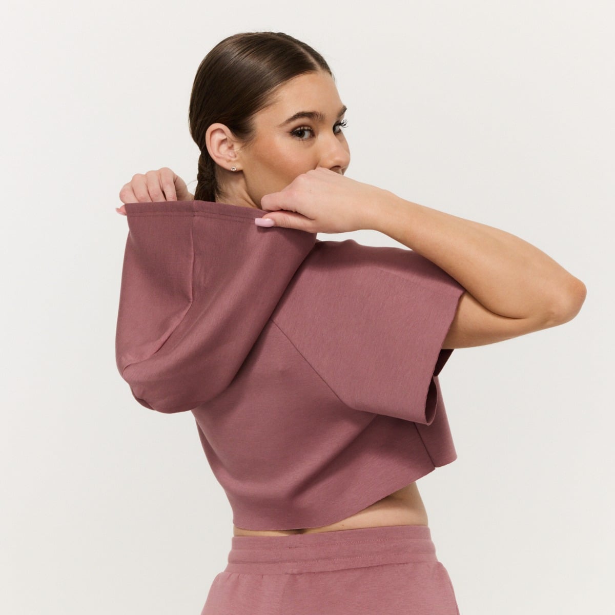 Damska bluza z kapturem Relay Cropped Haze - GymBeam