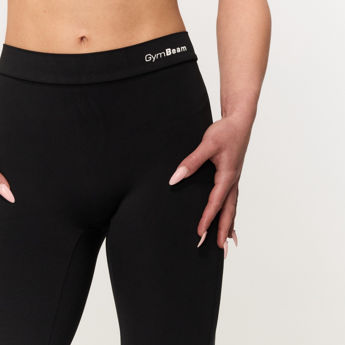 GymBeam Women‘s Fierce V-back Pants Black - Rozmiar: L | Kolor: Czarny | Waga: 0,232 g | Opakowanie: 80 · záber 7