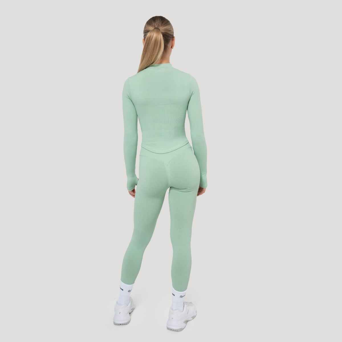 GymBeam Women‘s Luma Sports Top Pistachio - Rozmiar: XL | Kolor: Zielony | Waga: 0,3 g | Opakowanie: 80 · záber 7