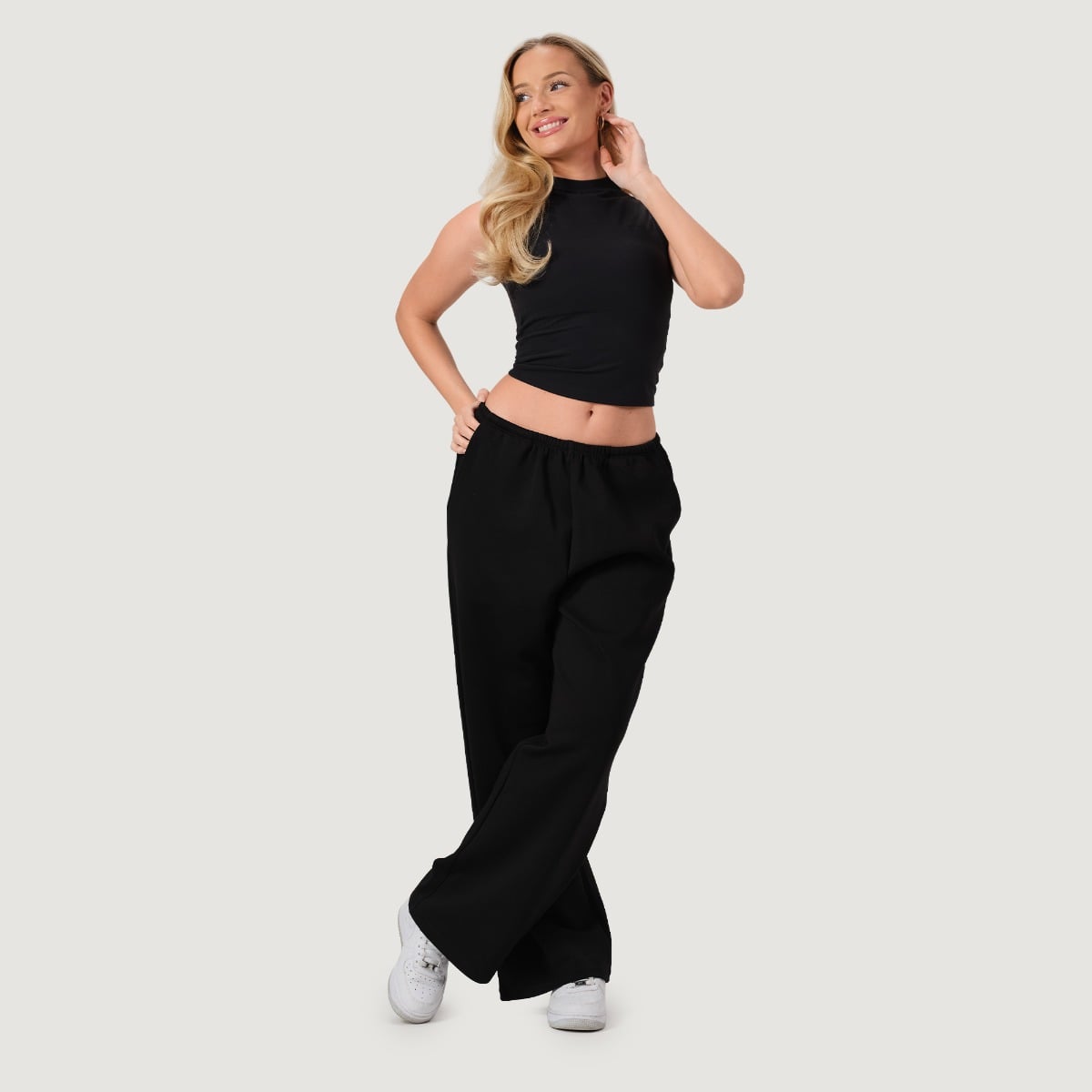GymBeam Women‘s NEO Joggers Black - Rozmiar: XL | Kolor: Czarny | Waga: 0,624 g | Opakowanie: 34 · záber 6
