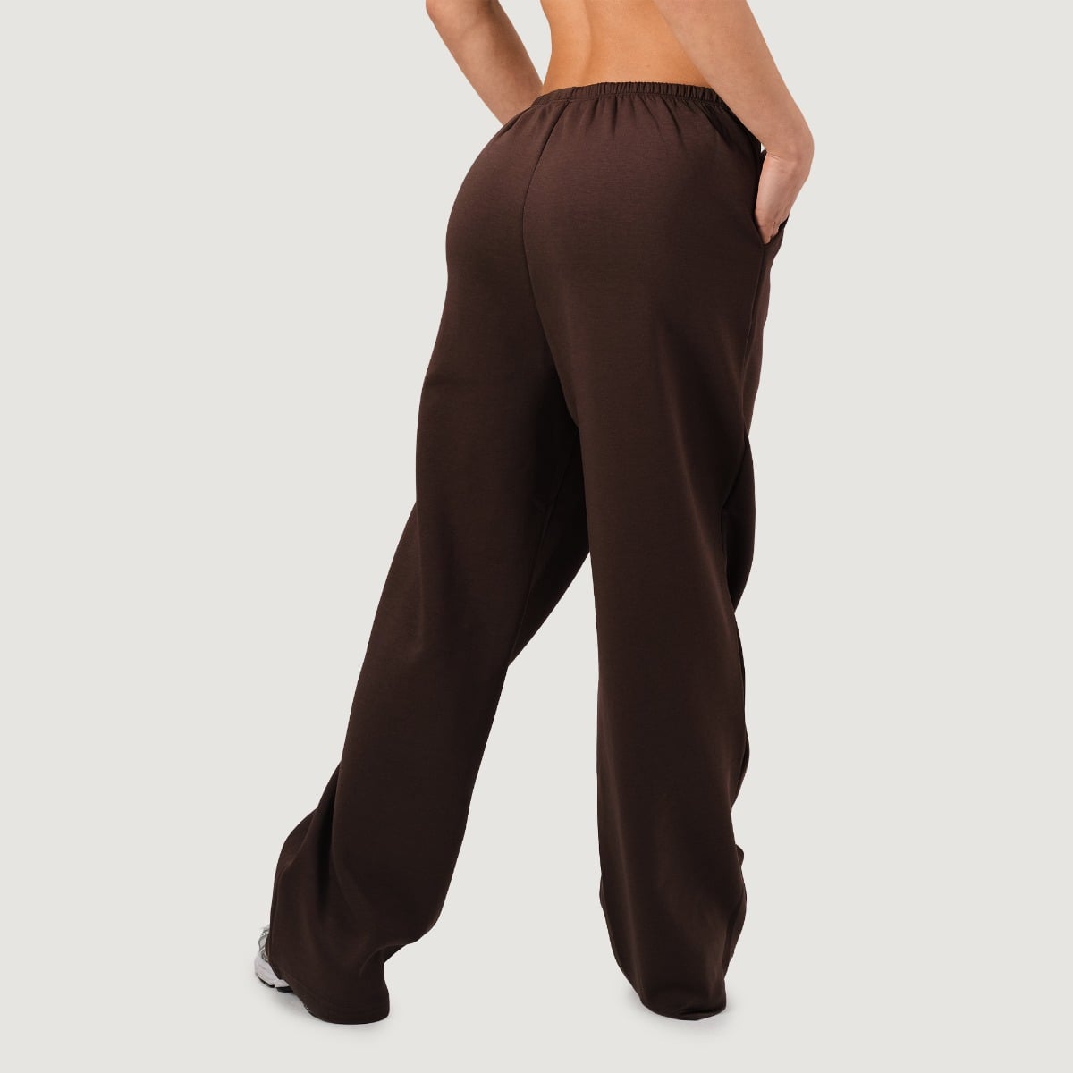 GymBeam Women‘s NEO Joggers Mocha - Rozmiar: XL | Kolor: Brązowy | Waga: 0,624 g | Opakowanie: 34 · záber 6