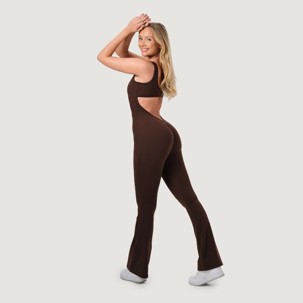 GymBeam Women‘s NEO Jumpsuit Mocha - Rozmiar: XS | Kolor: Brązowy | Waga: 0,285 g | Opakowanie: 50 · záber 7
