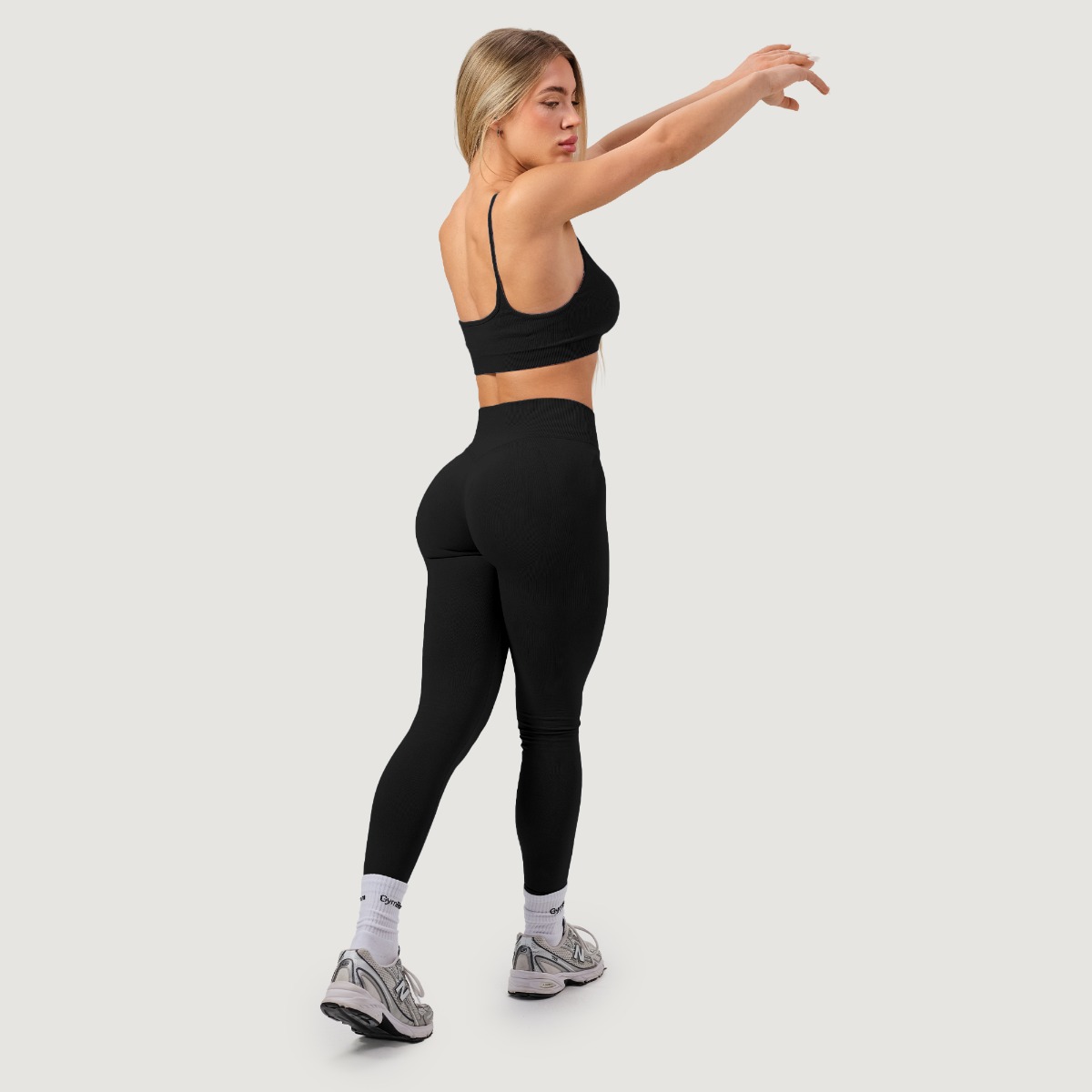 GymBeam Women‘s NEO Seamless Leggings Black - Rozmiar: XS | Kolor: Czarny | Waga: 0,209 g | Opakowanie: 102 · záber 6