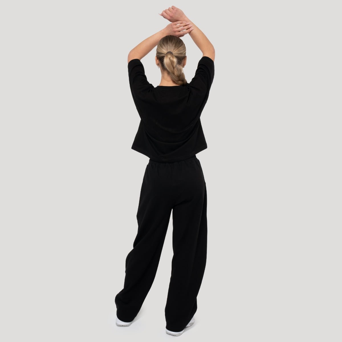 GymBeam Women‘s Thorn Sweatpants Black - Rozmiar: XL | Kolor: Czarny | Waga: 0,5992 g | Opakowanie: 35 · záber 6