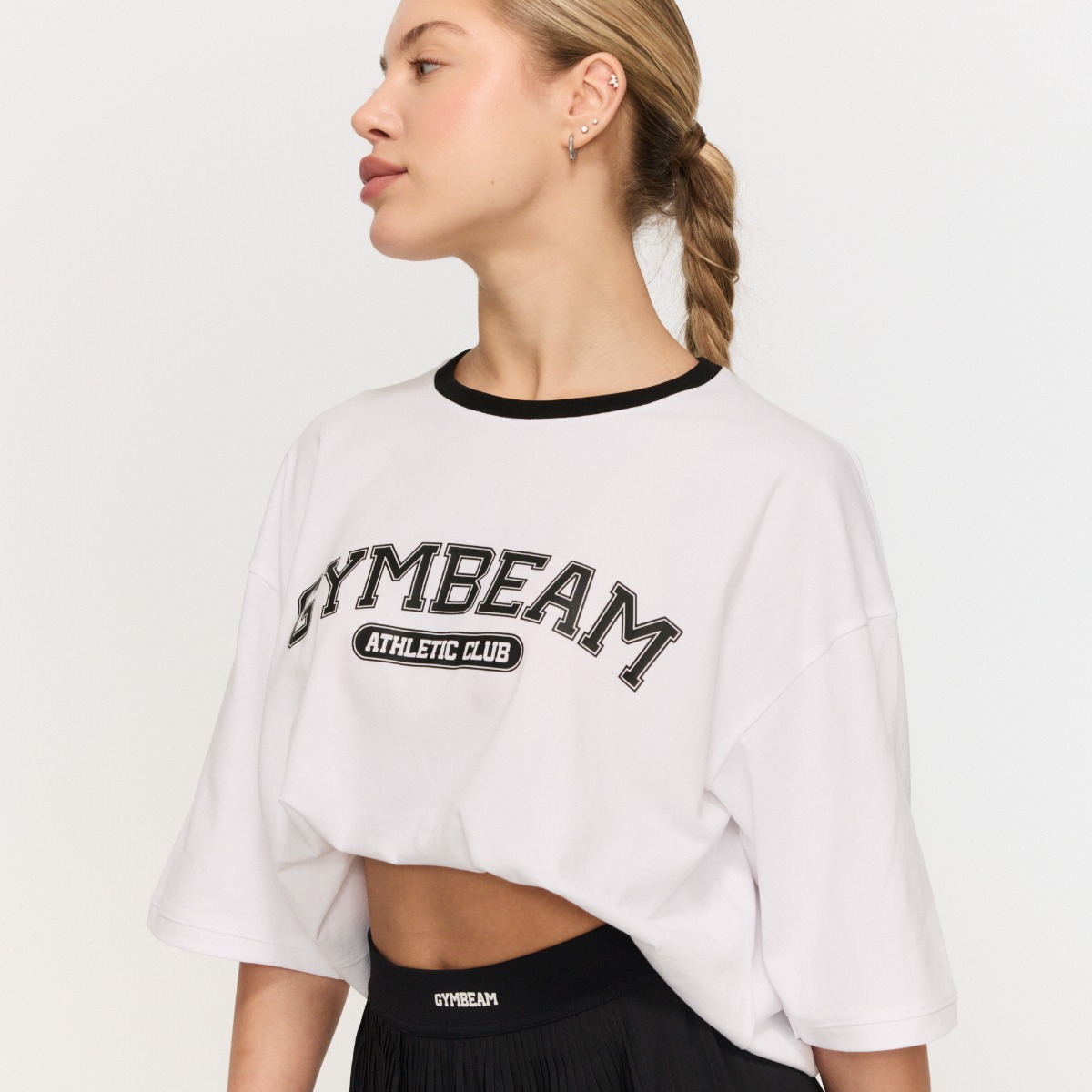 GymBeam Women‘s Varsity Oversized T-Shirt White - Rozmiar: L | Kolor: Biały | Waga: 0,2162 g | Opakowanie: 52 · záber 6