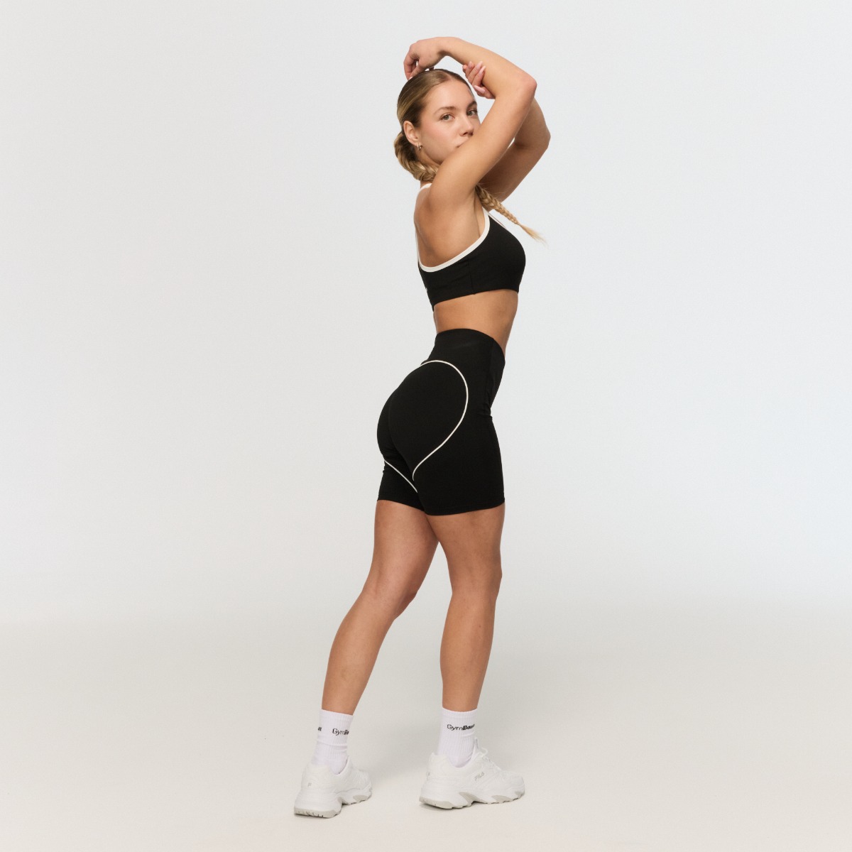 GymBeam Women‘s Varsity Shorts Black - Rozmiar: XS | Kolor: Czarny | Waga: 0,1 g | Opakowanie: 150 · záber 7